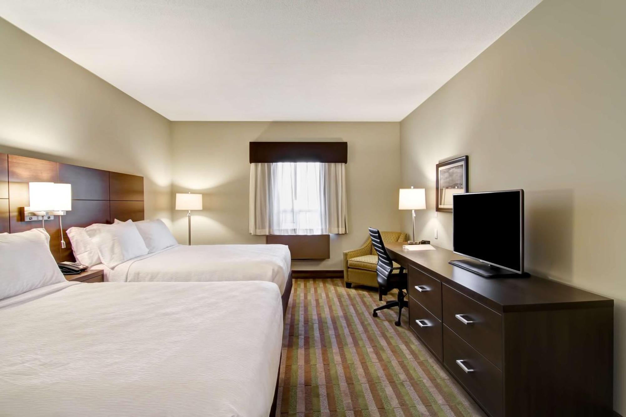 Best Western London Airport Inn & Suites Екстериор снимка