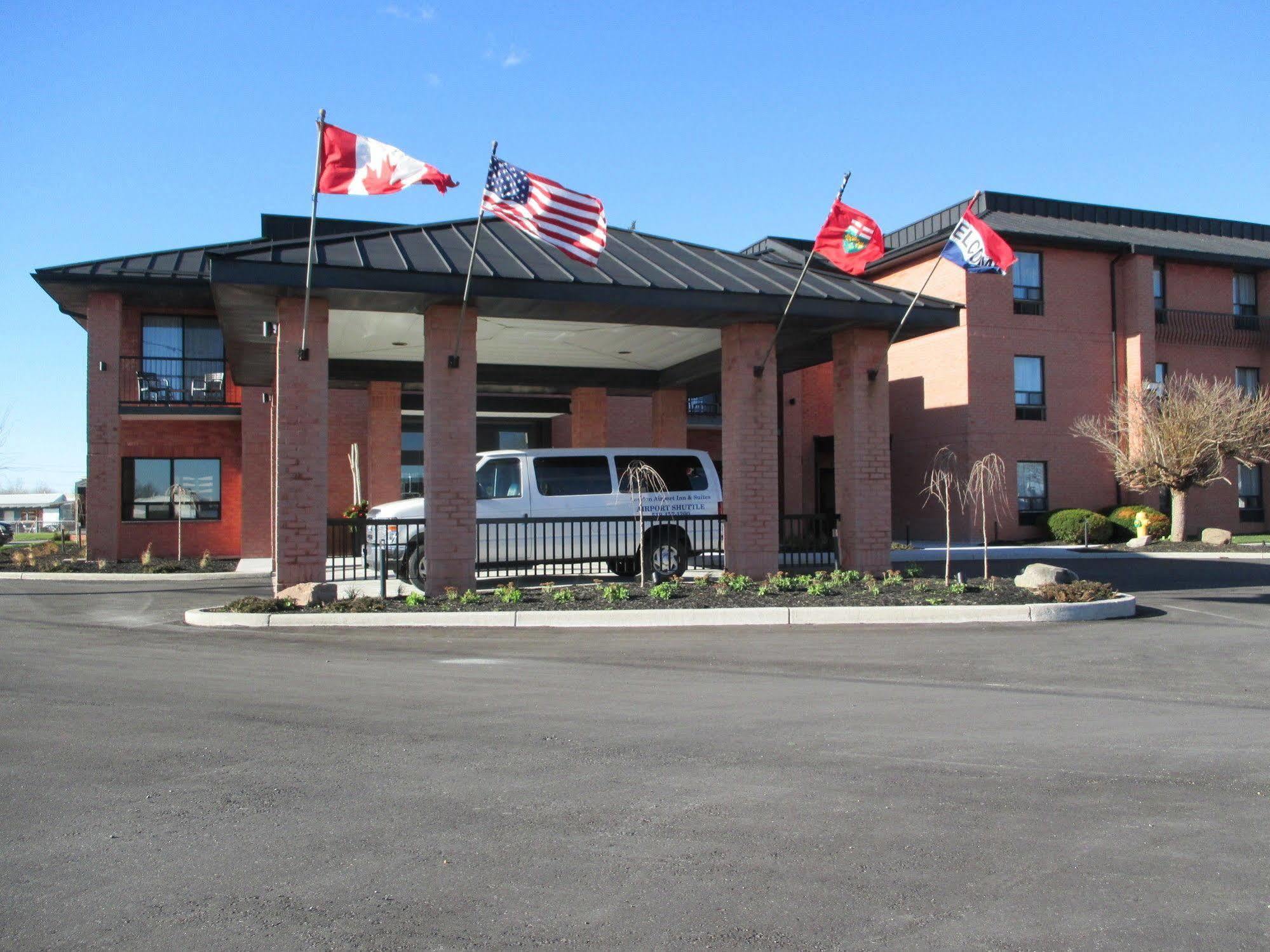 Best Western London Airport Inn & Suites Екстериор снимка